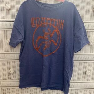 American Eagle Outfitters Navy and Rust Concert Tee
